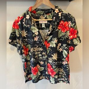 Women's vintage Hawaiian print button up Floral Black Top size L